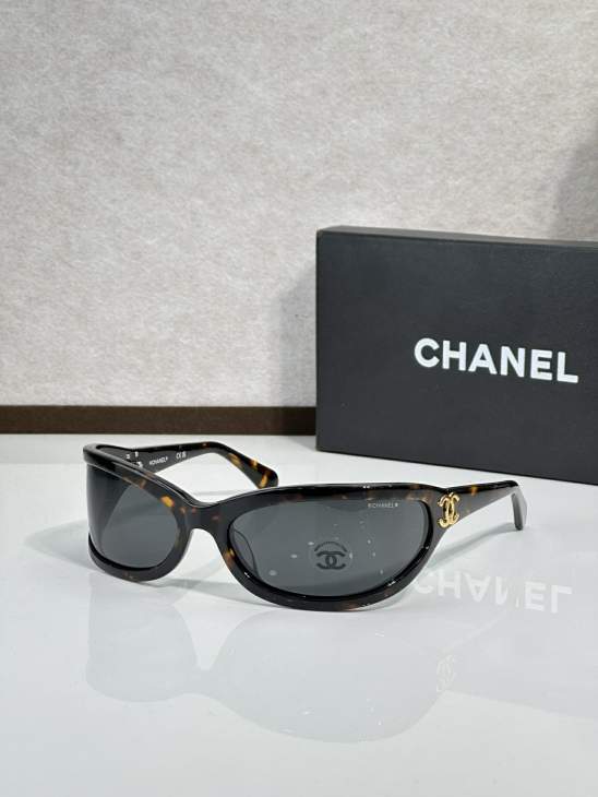 Picture of Chanel Sunglasses _SKUfw77894812fw